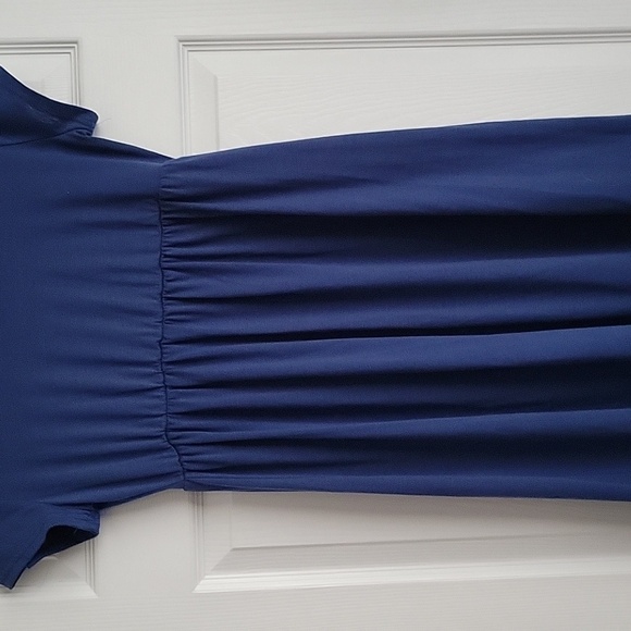 Women's Dress - Picture 3 of 11